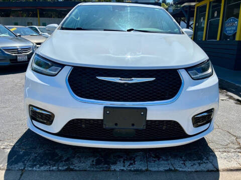 2022 Chrysler Pacifica Hybrid Touring L