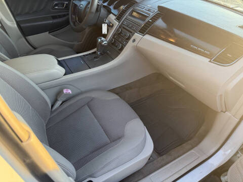 2011 Ford Taurus SEL