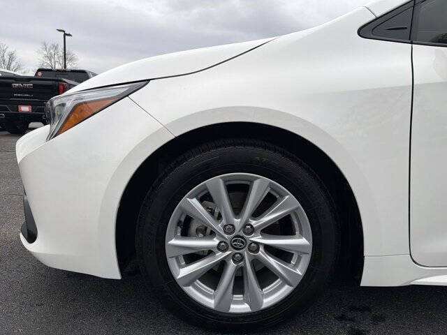 2024 Toyota Corolla Hatchback SE