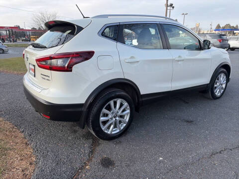 2022 Nissan Rogue Sport SV