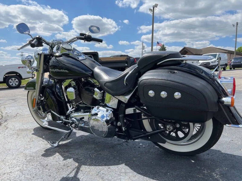 2017 Harley-Davidson FLSTNI