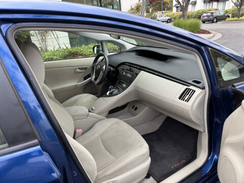 2010 Toyota Prius III