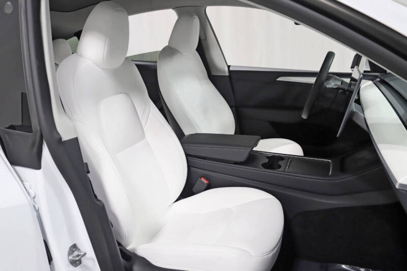 2025 Tesla Model Y Performance