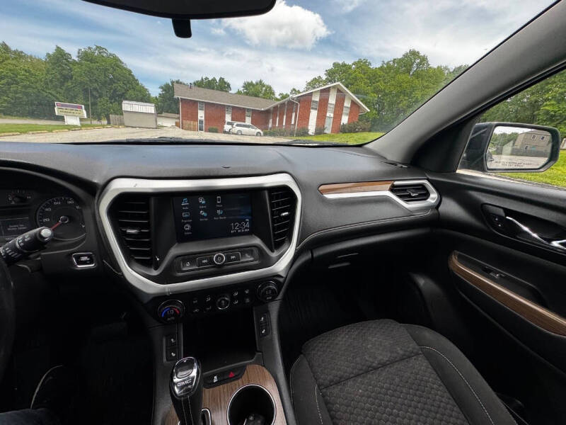 2017 GMC Acadia SLE-2