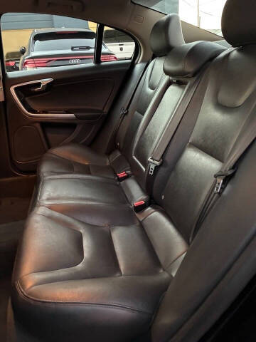 2015 Volvo S60 T5 Drive-E Platinum