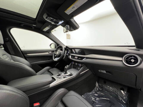 2022 Alfa Romeo Stelvio Veloce
