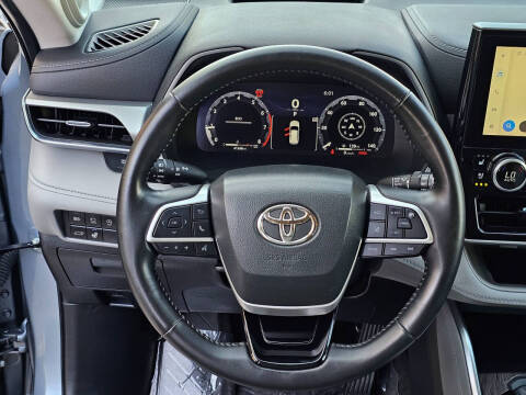 2023 Toyota Highlander Platinum