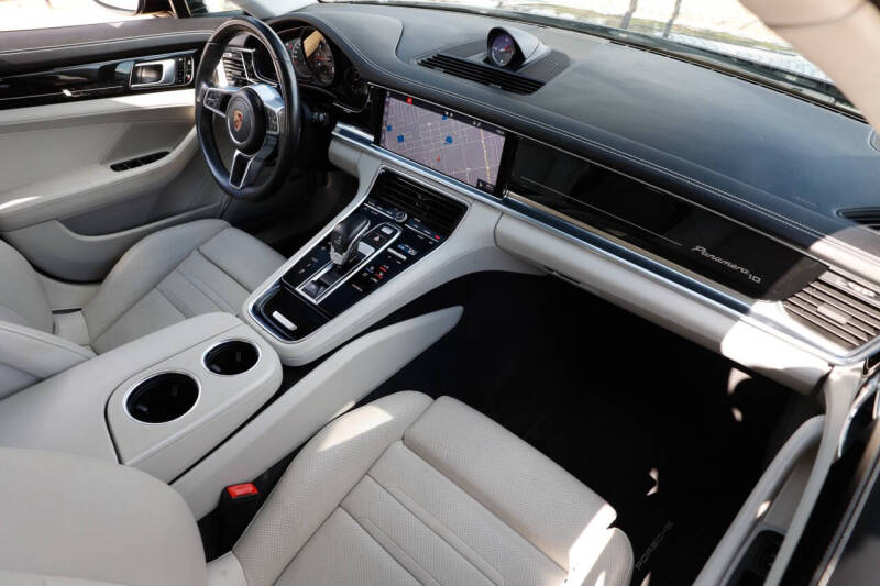 2020 Porsche Panamera