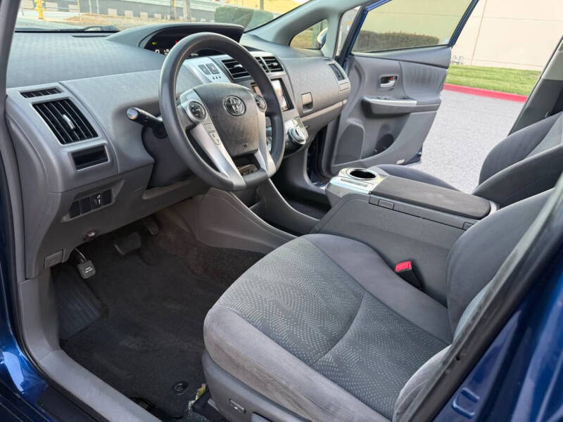 2013 Toyota Prius v Three