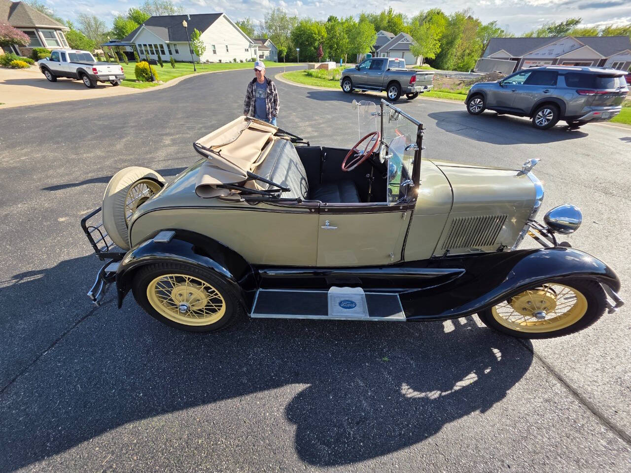 1928 Ford Roadster 16