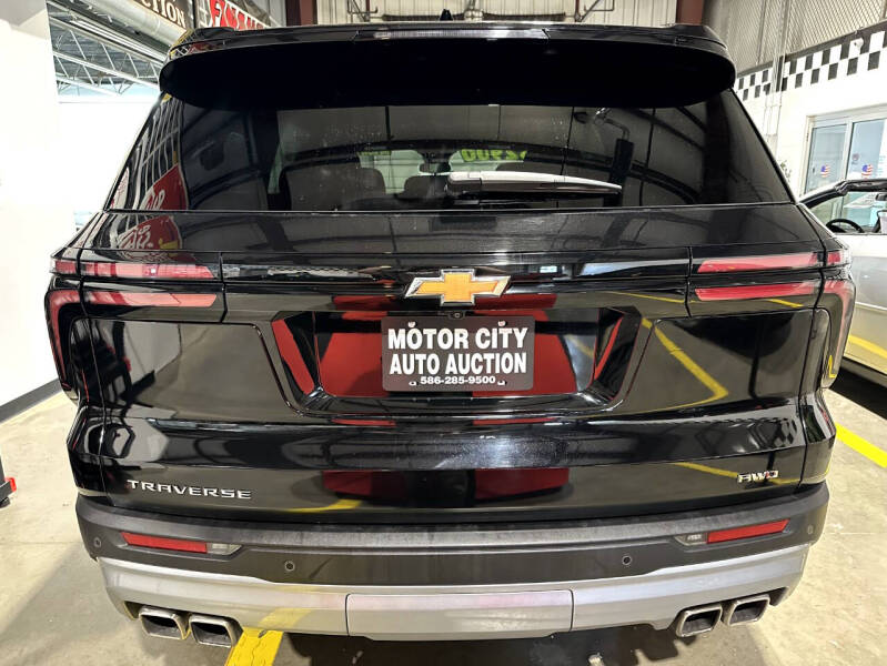 2025 Chevrolet Traverse LT