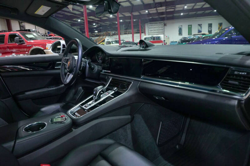 2018 Porsche Panamera 4S