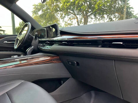 2021 Cadillac Escalade Luxury