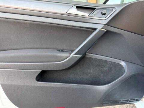 2017 Volkswagen e-Golf SE