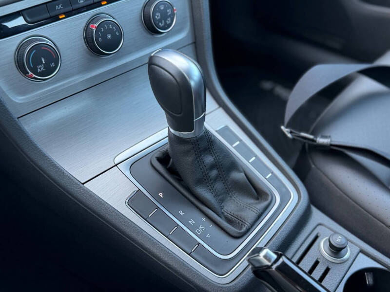 2015 Volkswagen Golf TSI S