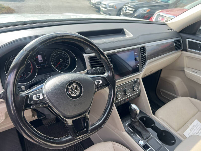 2018 Volkswagen Atlas SE w/Tech photo 13