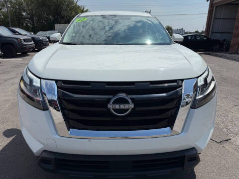 2022 Nissan Pathfinder SV