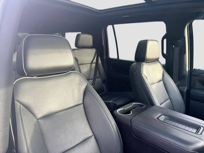 2023 GMC Yukon XL SLT