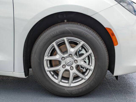 2026 Chrysler Voyager LX