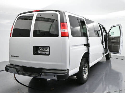 2025 Chevrolet Express LT 3500