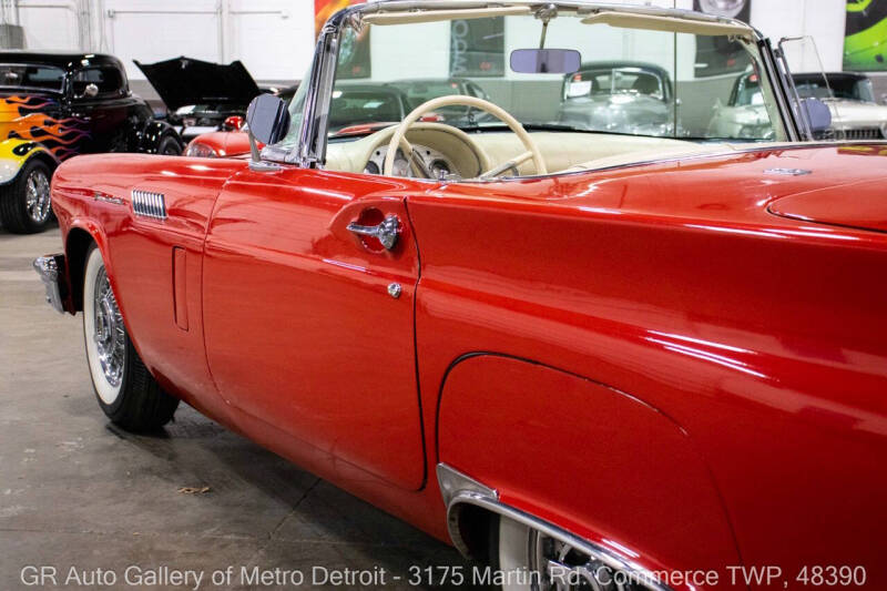 1957 Ford Thunderbird