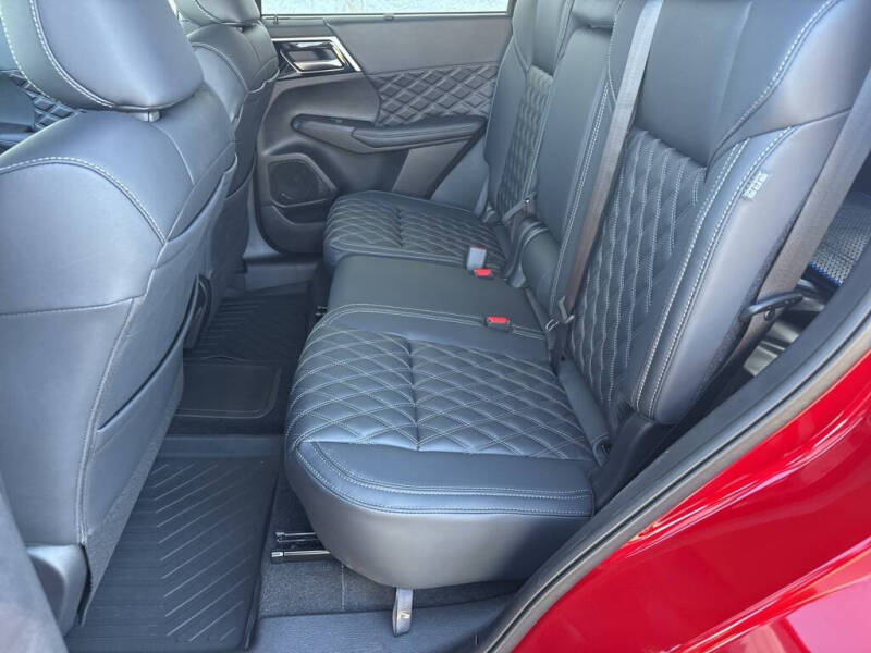 2025 Mitsubishi Outlander PHEV SEL