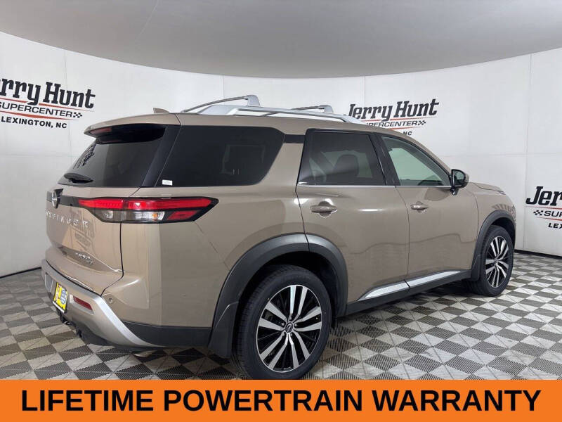 2025 Nissan Pathfinder Platinum