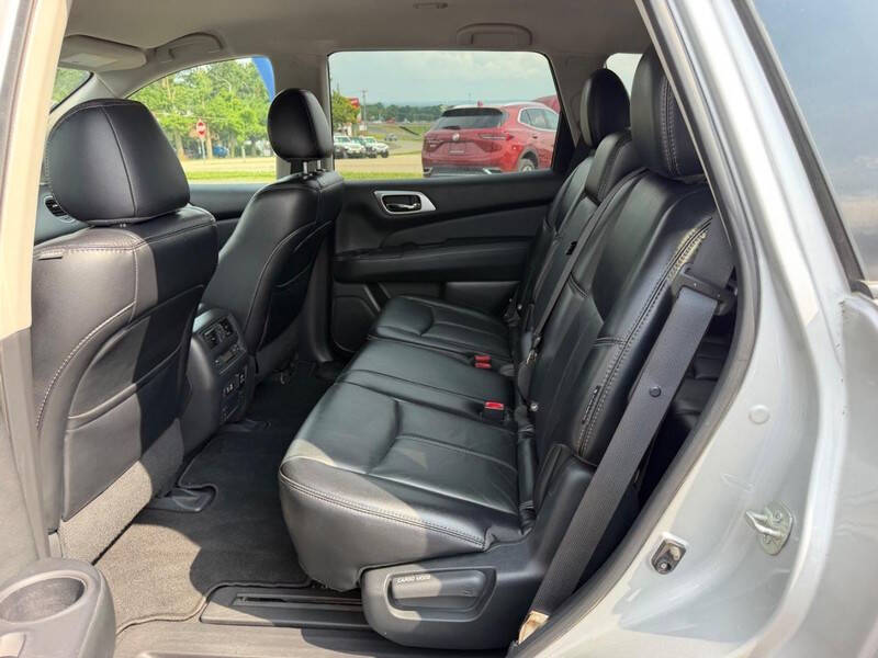 2020 Nissan Pathfinder SL