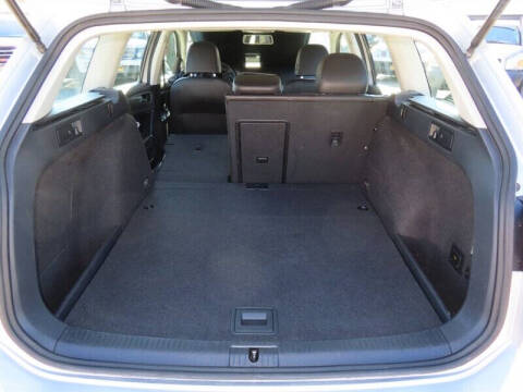 2015 Volkswagen Golf SportWagen TDI S