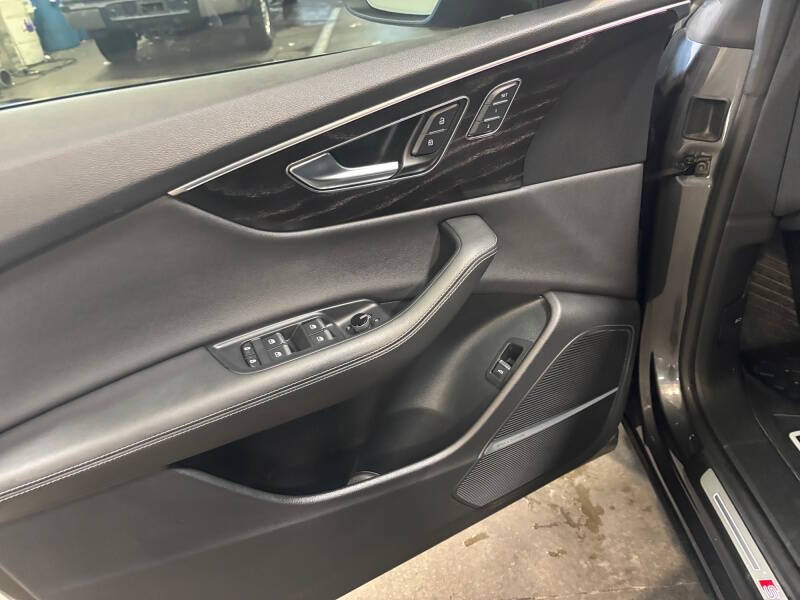 2023 Audi Q8 quattro Premium Plus 55 TFSI