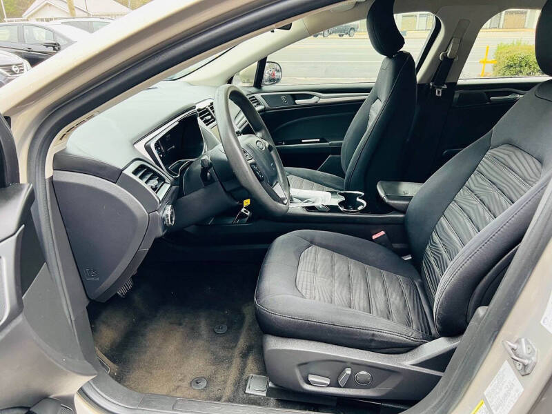 2016 Ford Fusion SE