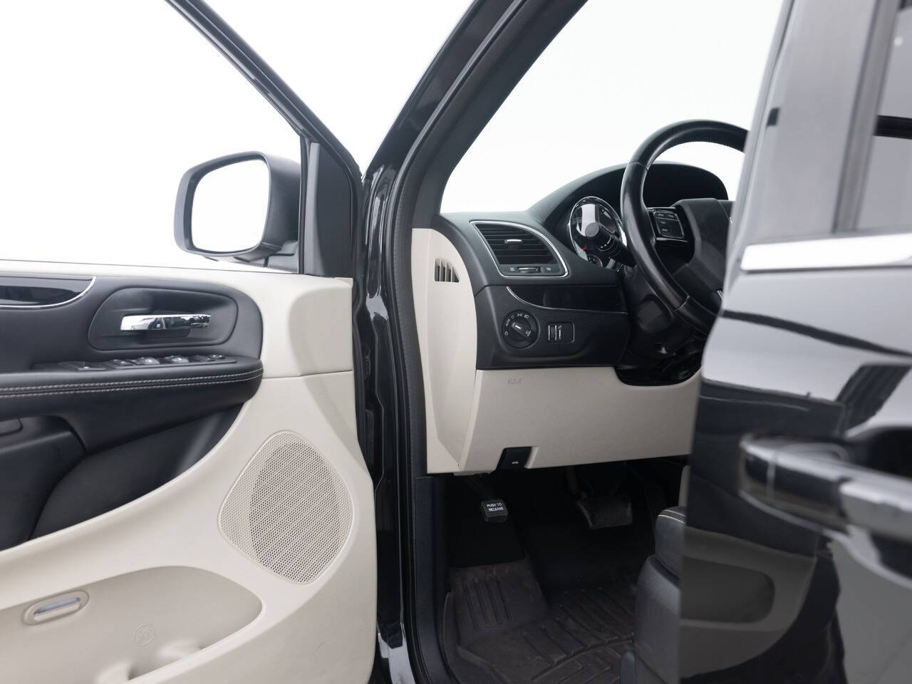Used Car 2020 Dodge Grand Caravan  Sxt 4dr Mini Van For Sale Under $12,000 In Coal City, Illinois
