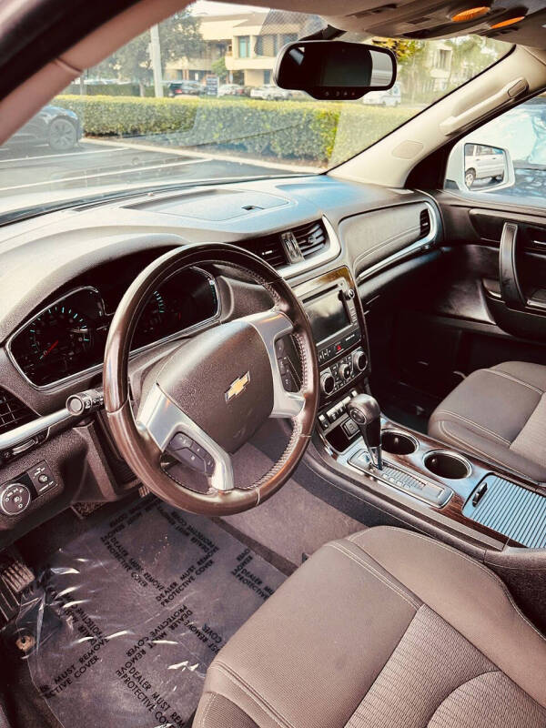 2017 Chevrolet Traverse LT