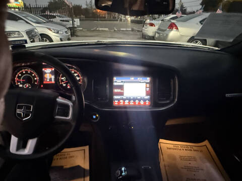 2014 Dodge Charger SXT Plus