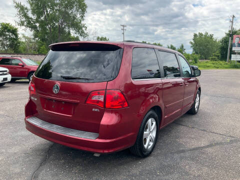 2011 Volkswagen Routan SEL