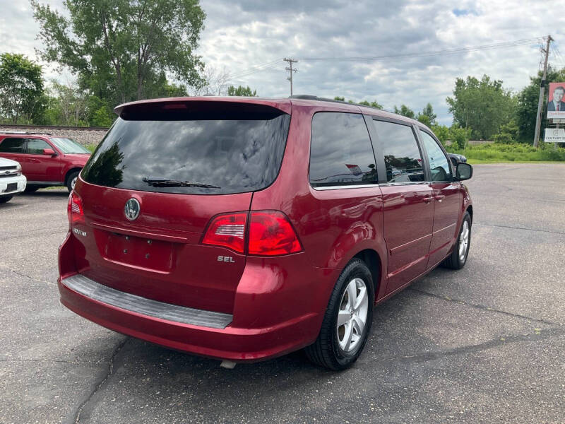 2011 Volkswagen Routan SEL