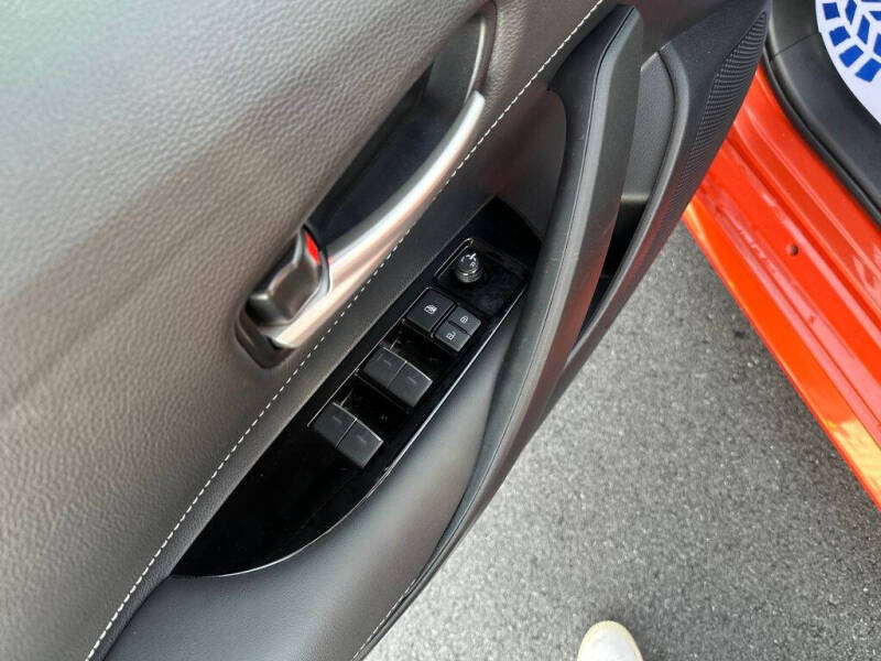 2025 Toyota Corolla Hatchback SE