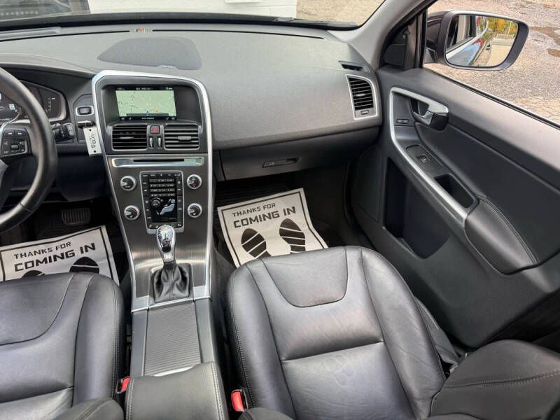 2016 Volvo XC60 T5 Platinum