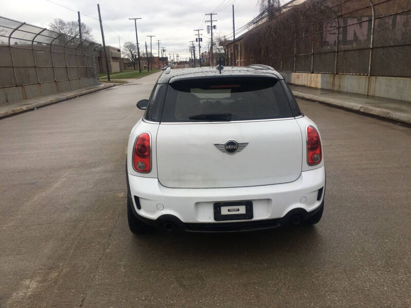 2014 MINI Countryman Countryman S photo 15