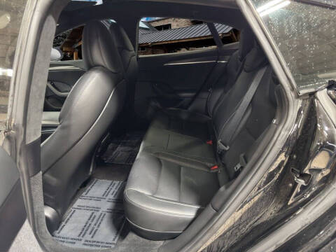 2022 Tesla Model S Plaid