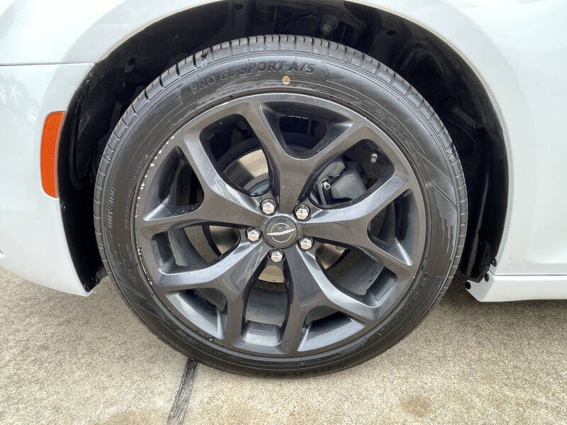 2017 Chrysler 300 C Platinum