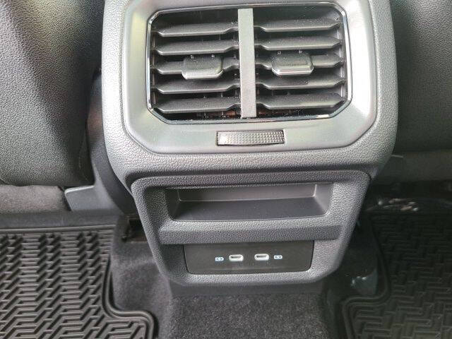 2026 Volkswagen Taos SE 4Motion