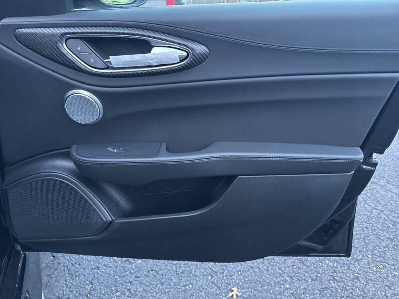 2024 Alfa Romeo Giulia Quadrifoglio