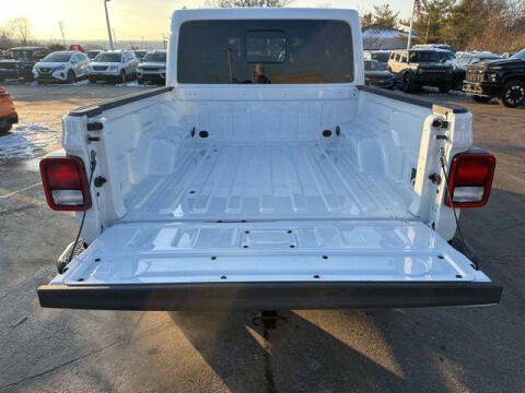 2024 Jeep Gladiator NightHawk