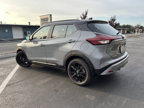 2023 Nissan Kicks SR