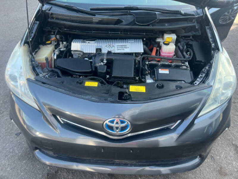2013 Toyota Prius v Three