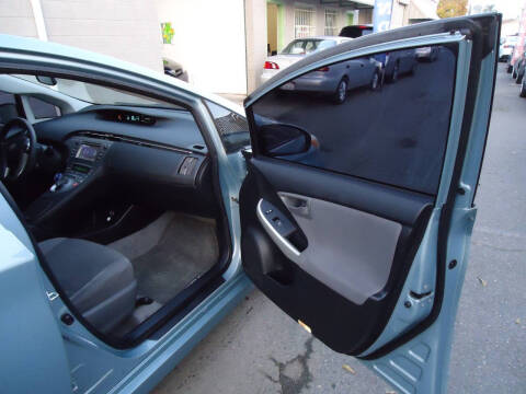 2013 Toyota Prius Two