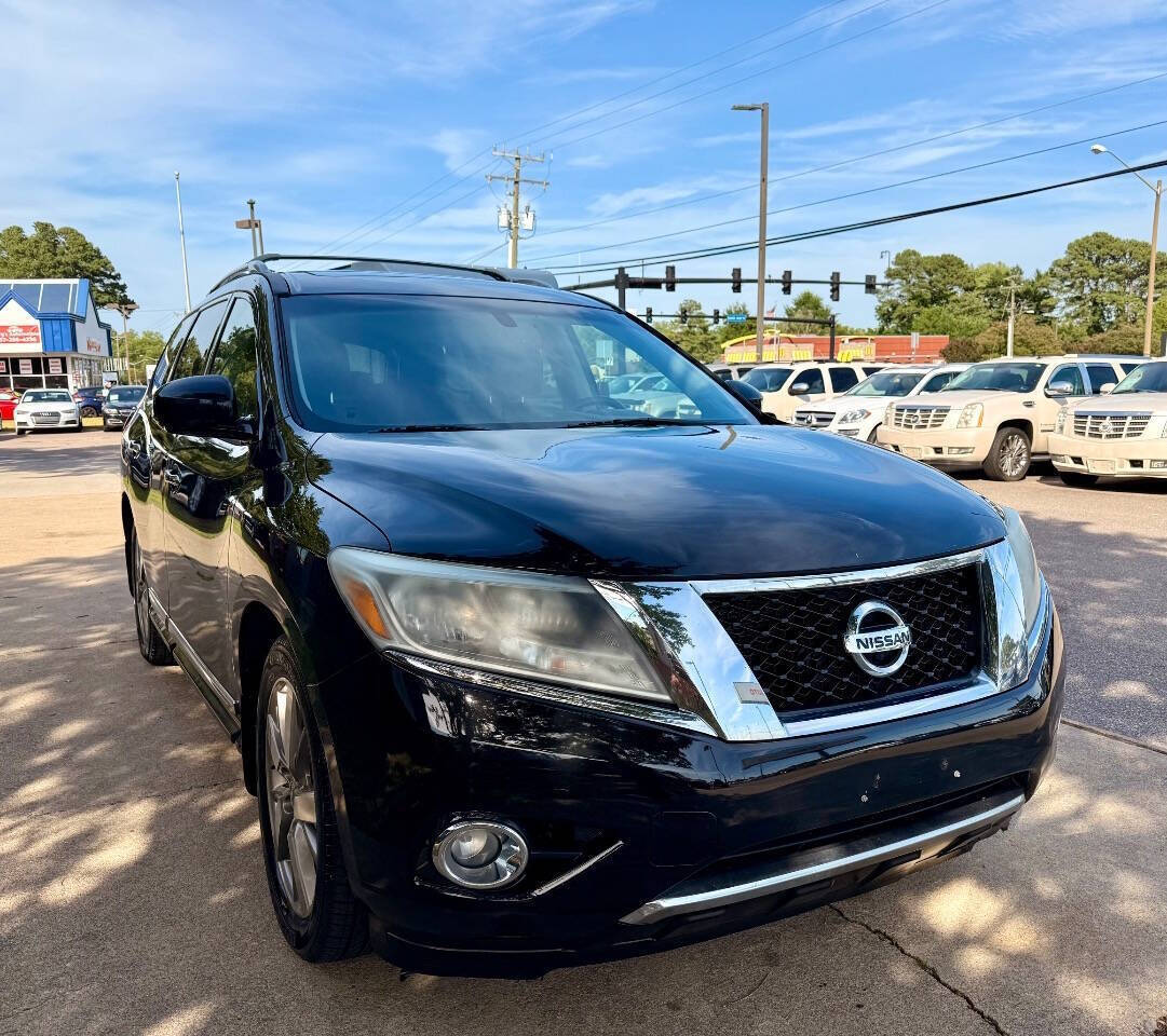 Black 2015 Nissan Pathfinder Platinum 4x4 Platinum 4dr SUV 2