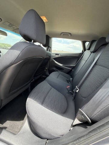 2017 Hyundai Accent SE