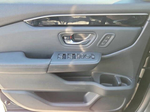 2023 Honda Pilot EX-L w/Rear Captain's Chairs